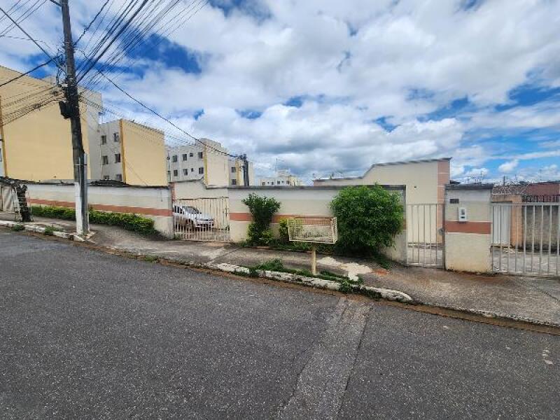Casa aconchegante com 1 quarto, 1 banheiro e 1 vaga de garagem