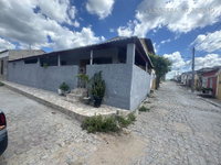 Casa com 2 quartos, 2 banheiros e 1 vaga de garagem