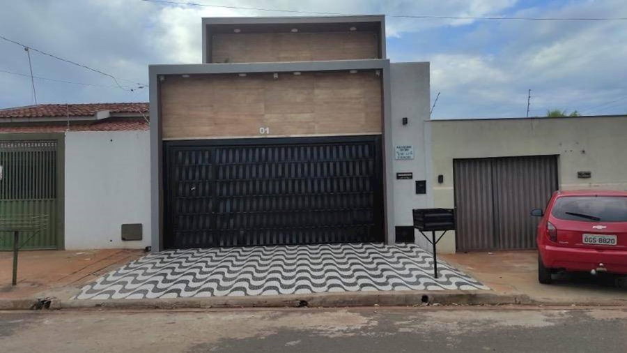 Casa 3 Quartos, 3 Banheiros, 208m² Construída - Ocupada