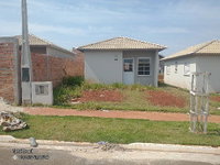 Casa com 2 Quartos e Varanda em Vila Angélica