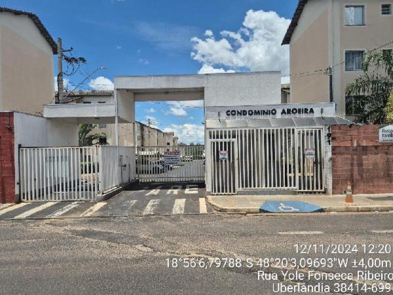 Apartamento com 2 Quartos e Garagem em Uberlândia