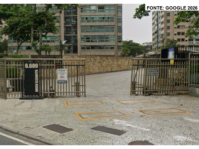 Apartamento com 2 vagas na Barra da Tijuca