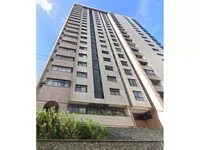 Apartamento Espaçoso com 4 Quartos e 4 Banheiros em Leilão