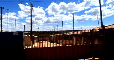 Casa residencial com 2 quartos, ocupada, em condomínio fechado