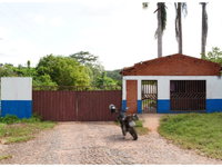 Galpões Industriais com Escritório e Amplo Terreno