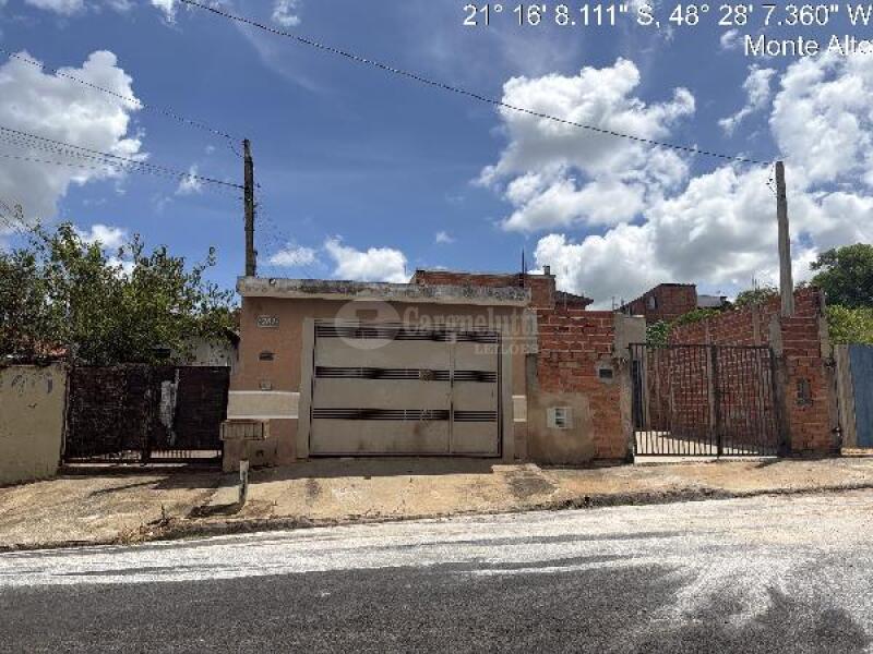 Casa em Monte Alto/SP com 98,9m² de área construída