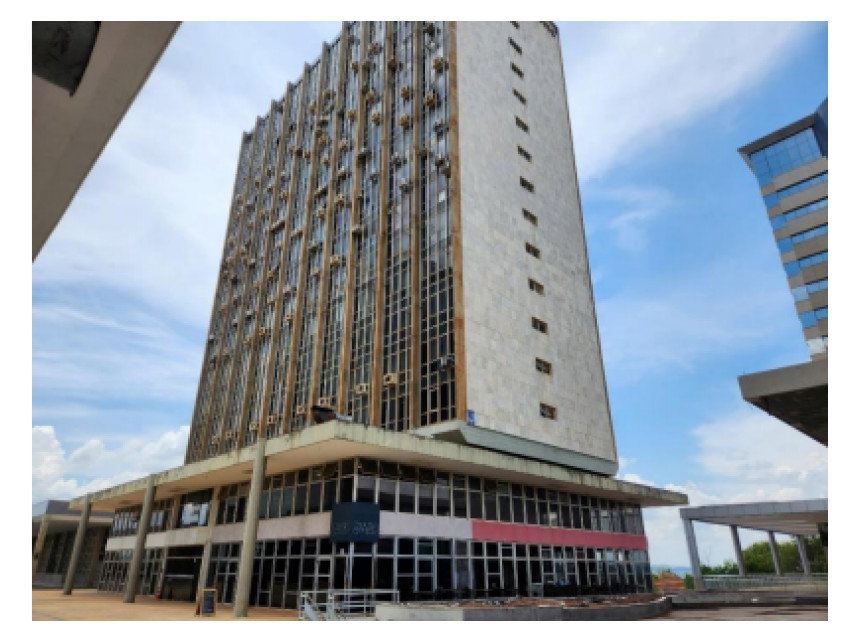 Sala comercial ocupada com 22,65 m² privativos