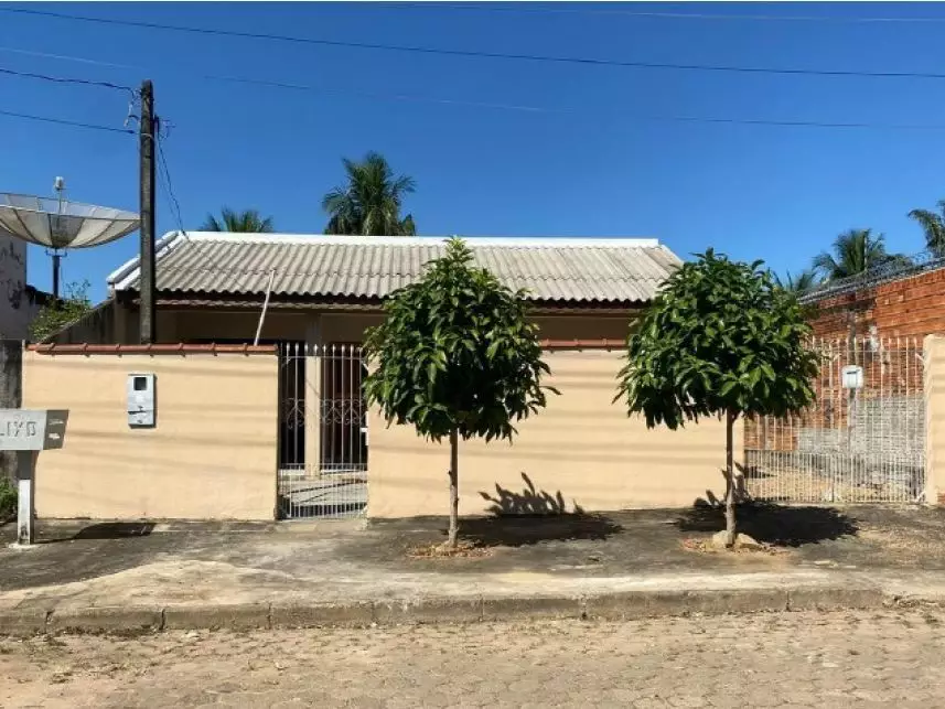 Casa com 360m² de terreno e 112m² construída em Ji-Paraná/RO