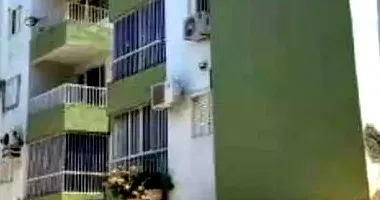 Apartamento com 2 Quartos e 1 Banheiro em Leilão