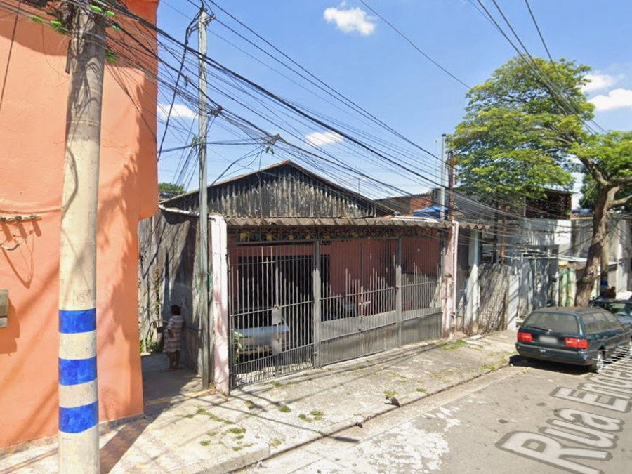 Galpão e casas com 492m² em Vila Tiradentes