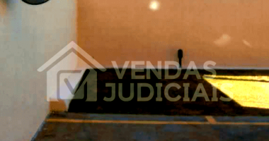 Vagas Comerciais com área total de 22,71m² cada, fração ideal e ônus diversos