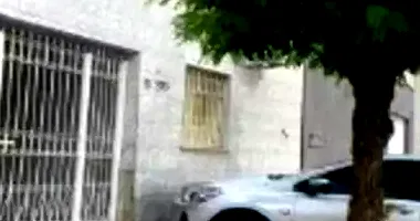 Casa com 128,5m² construída e 155,4m² de terreno, imóvel ocupado