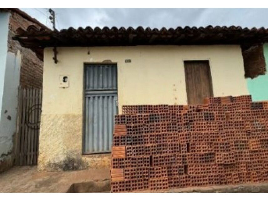 Casa com 58,9m² construída em terreno de 140m², imóvel ocupado