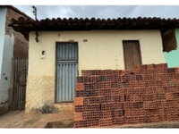 Casa com 58,9m² construída em terreno de 140m², imóvel