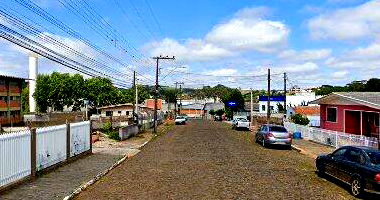 Sítio com 2 casas, galpões e benfeitorias, área produtiva ampla