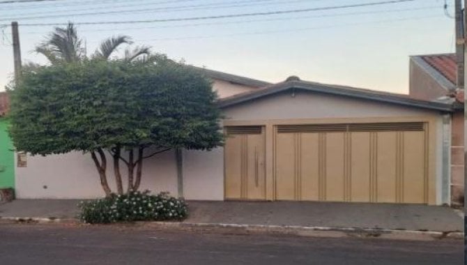 Casa 116 m² com 3 quartos e 2 banheiros, ocupada