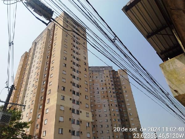 Apartamento com 2 Quartos e 1 Vaga em Santo André
