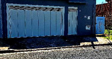 Casa com 2 quartos, 2 banheiros e 1 vaga de garagem