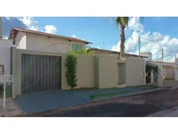 Casa em Leilão com 4 Quartos e 2 Banheiros em Ituiutaba