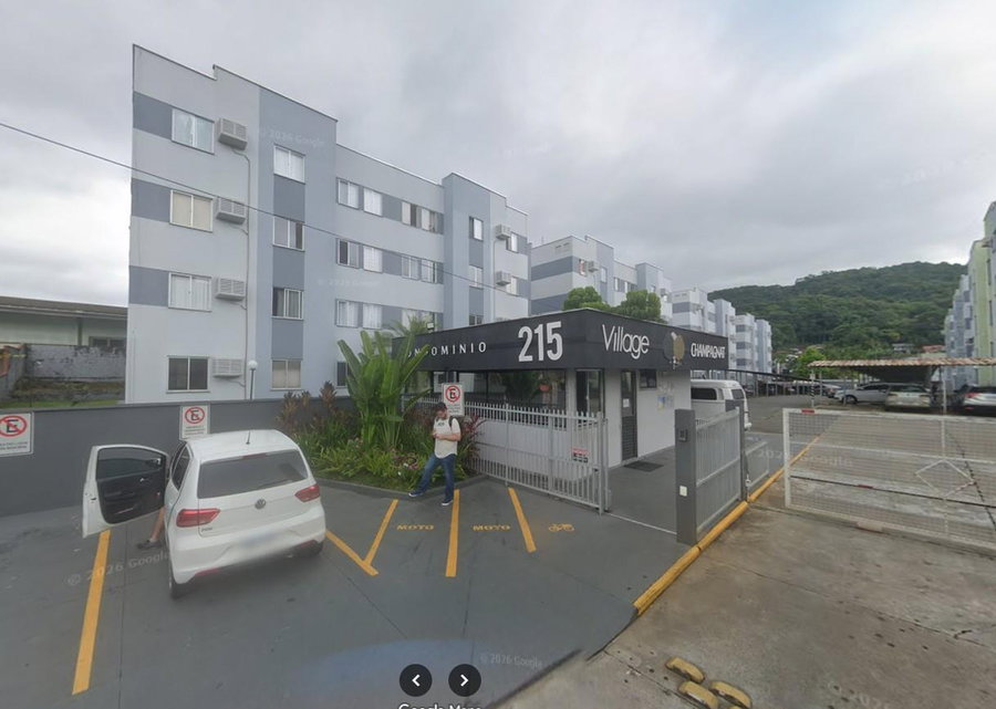 Apartamento 2º pavimento com 65m² e vaga de garagem em Joinville