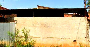 Terreno com Casa Abandonada em Catanduva - 250m²