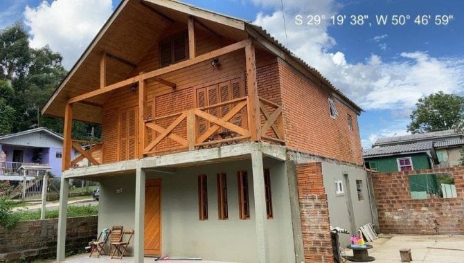 Casa Padrão com 3 Quartos e 3 Banheiros em Canela