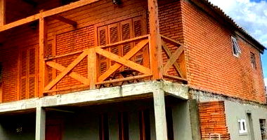 Casa Padrão com 3 Quartos e 3 Banheiros em Canela