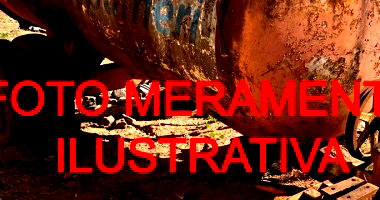 Carretinha de trator com tanque