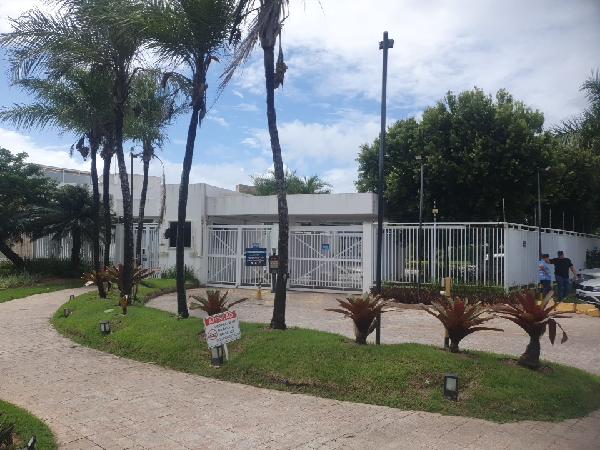 Casa com 1 vaga, varanda, área construída 70m², terreno 135m²