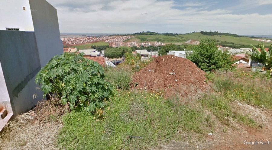 Terreno com 300m² no Jardim Veneza