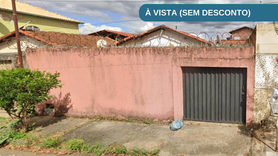 Casa Ocupada com 26,88m² de Construção em Montes Claros/MG