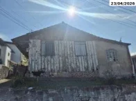 Casa de madeira com terreno de 360 m²