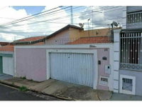Casa ocupada com 158,89m² construídos