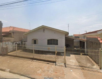 Terreno com Casa em Mococa/SP - 300m²