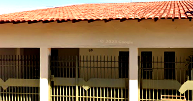 Casa residencial com 246 m² construída, 242 m² terreno, ocupada