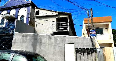 Apartamento compacto 34m² com área privativa, 1 banheiro, sala e cozinha
