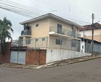 Casa com 323m² de terreno e 268m² construídos em Presidente Prudente