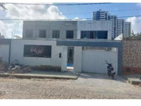 Casa Ocupada em Ponta Negra com 3 Quartos e 2 Banheiros