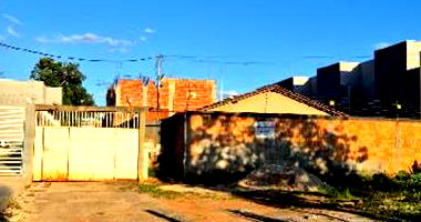 Casa em Águas Lindas de Goiás com 2 quartos