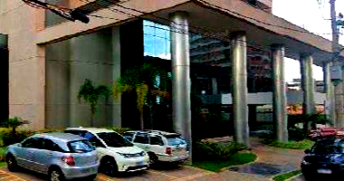 Apartamento com 2 vagas em Uberlândia - Jardim Karaíba