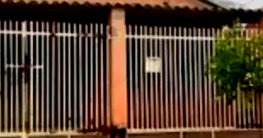 Casa com 3 dormitórios e garagem