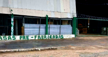 Terreno Urbano com 492m² e Benfeitoria Não Avervada