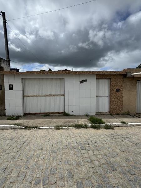 Casa com 2 quartos, 1 vaga e 140m² de terreno em Belo Jardim/PE