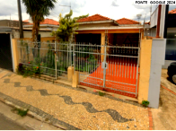 Casa com 3 quartos, sala, edícula e terreno de 228m²