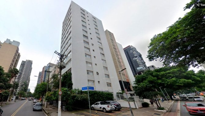 Apartamento 228 m² com 3 Quartos e 2 Banheiros em Pinheiros