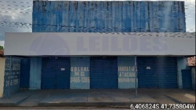 Sala Comercial com 1 Quarto e 1 Banheiro, 619m² Privativos