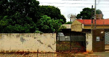 Terreno amplo com 0 quartos e 0 banheiros, área total 0 m²