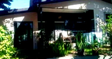 Casa 3 quartos, 2 banheiros, 1 vaga, 103m² construída, ocupada