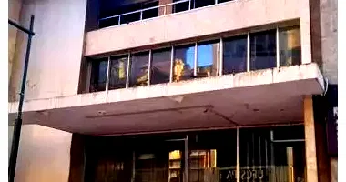 Ex-Agência Imponente com 2700m² Úteis em Leilão