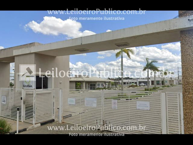 Casa com 2 quartos, banheiro, varanda e área de serviço, 56,69m²